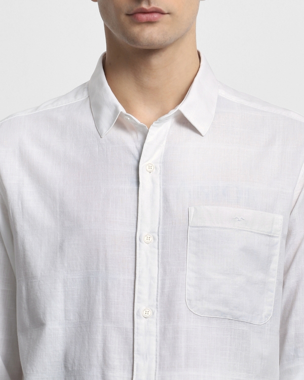 White Textured Plain Slim Fit Casual Shirt