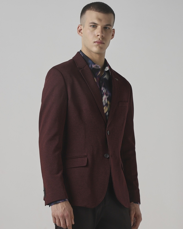 Maroon Textured Plain Slim Fit Blazer